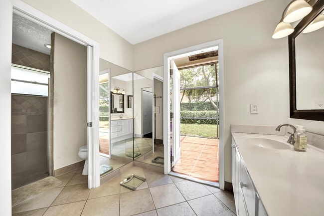 Building Photo - 8633 Vista Del Boca Dr