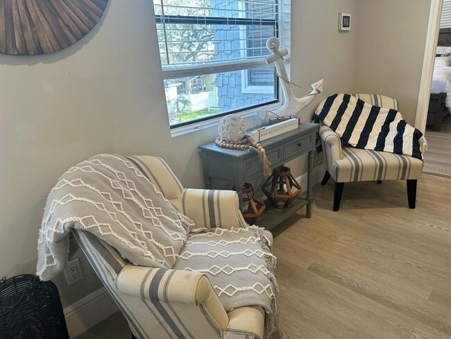 Building Photo - 244 Lexington Dr