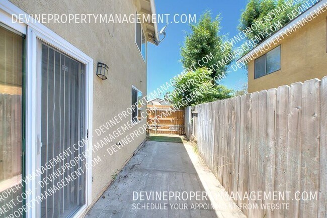 Building Photo - 4970 Brooks St