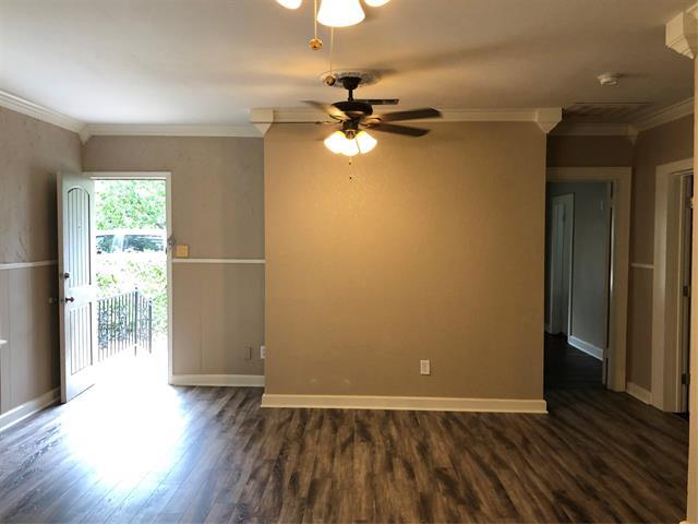 Building Photo - 2517 Honeysuckle Ave