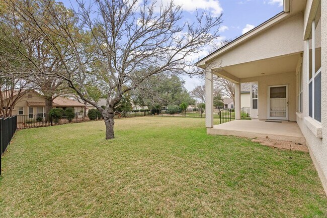 Building Photo - 121 Coreopsis Way