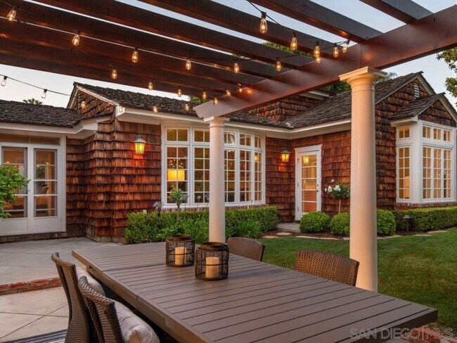 Building Photo - 5839 Camino De La Costa