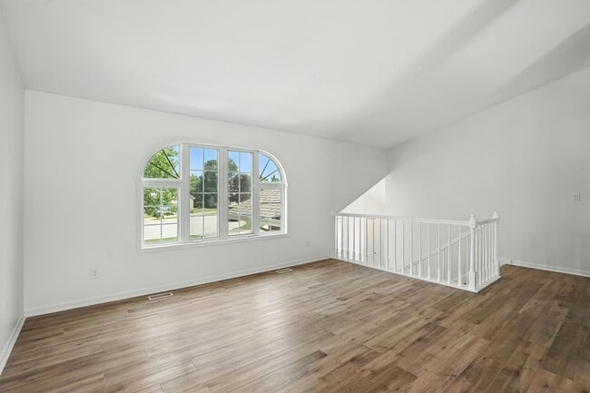 Building Photo - 22 Summerhill Dr