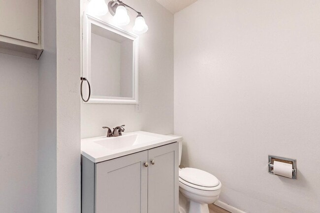 Building Photo - Cozy 3 Bedroom 1.5 Bathroom In NW Albuquer...
