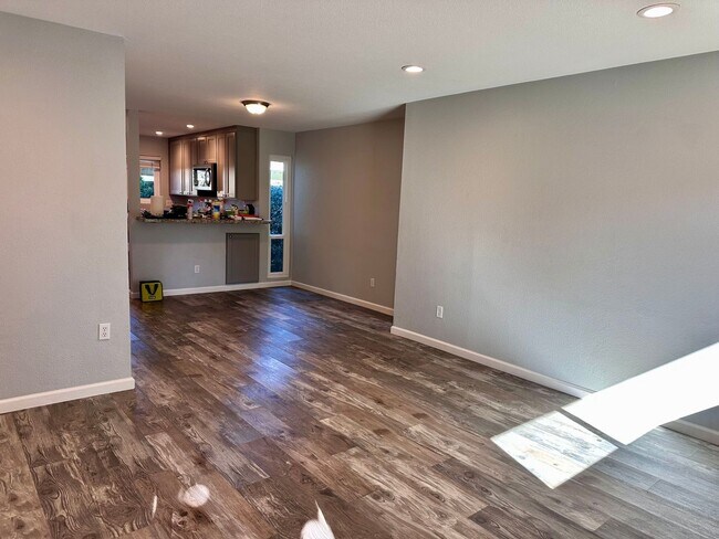 Building Photo - 3 Bed, 2 Bath Home in Rohnert Park