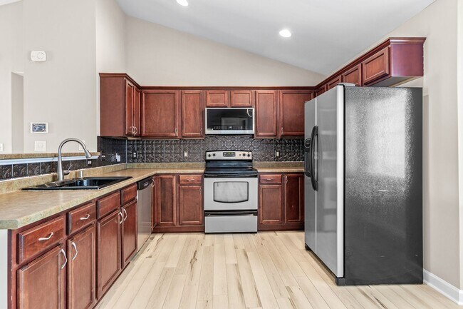 Building Photo - 214 Tall Tree Court