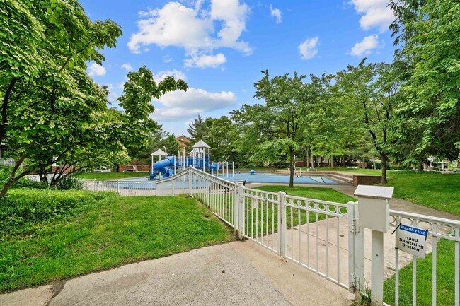 Building Photo - 4 Constellation Pl