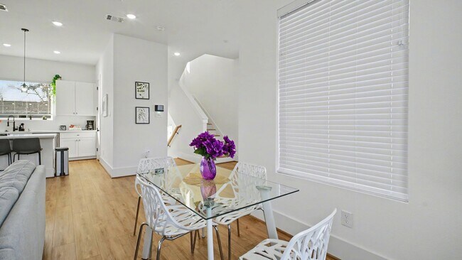 Building Photo - 2802 Tierwester St