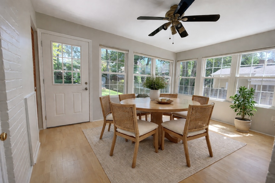 Building Photo - 5817 KINGSWOOD