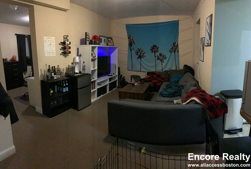 Building Photo - 883 Huntington Ave