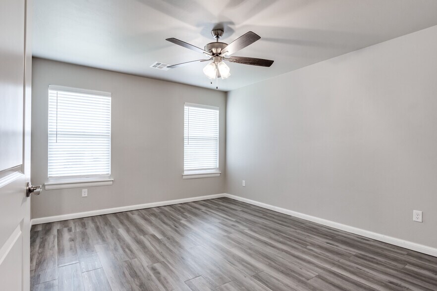 Building Photo - 2641 Cedar Tree Rd