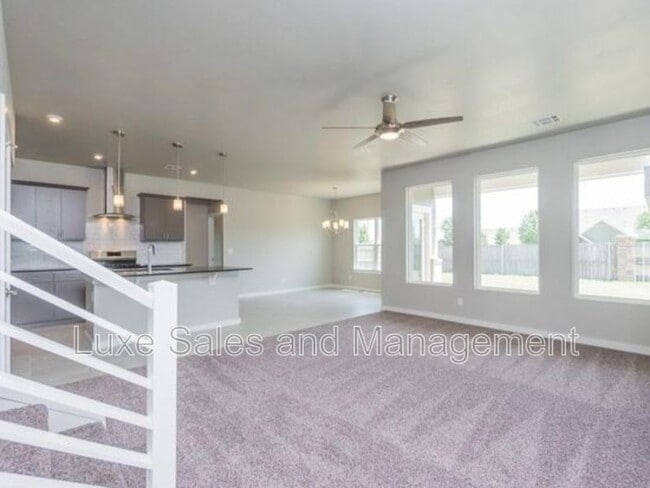 Building Photo - 10608 Glover River Dr