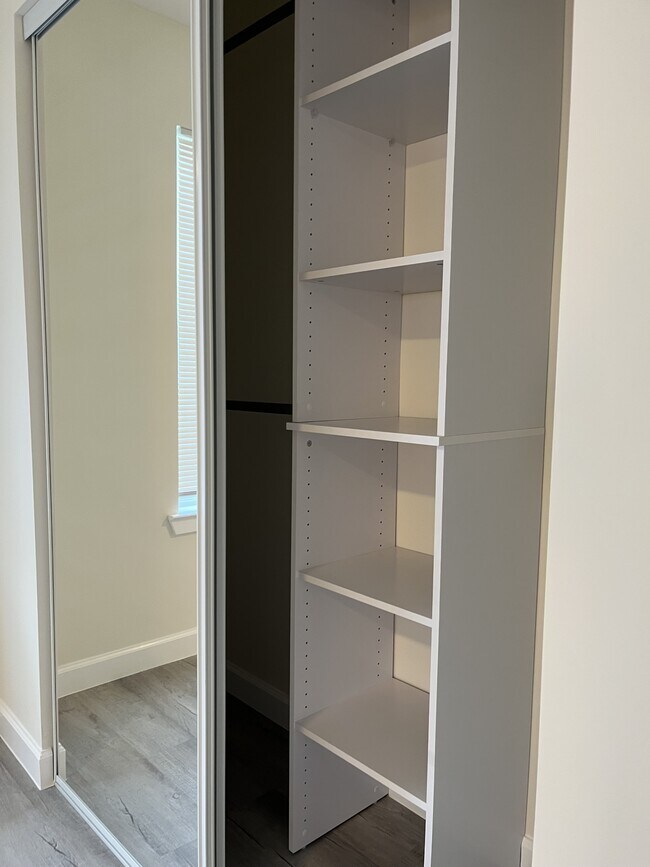 Building Photo - 5104 Chestnut Rd