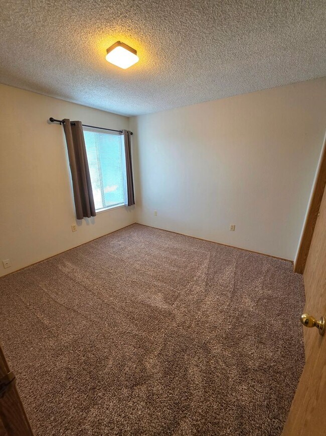 Building Photo - 2576 Sabre Ct