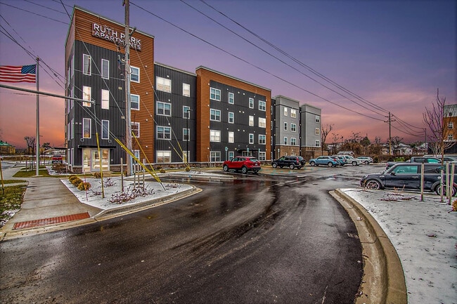 Building Photo - Ruth Park