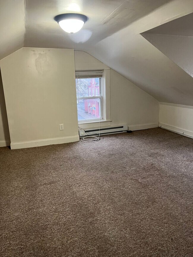 Primary Photo - 605 High St