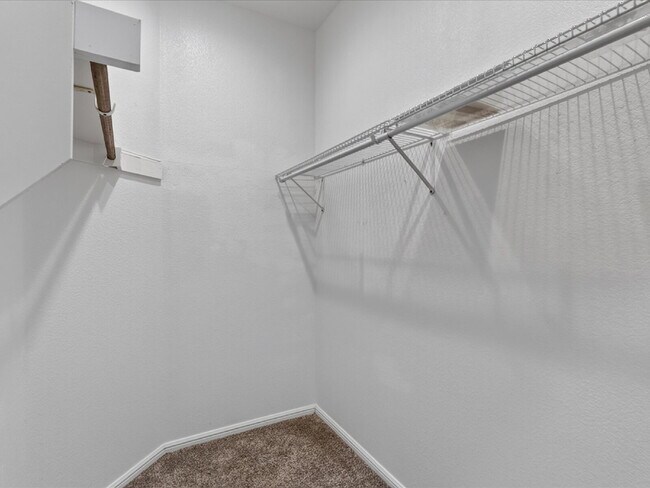 Building Photo - 2225 Blythwood Trail