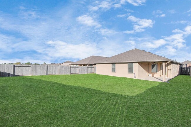 Building Photo - 3947 Country Club Dr