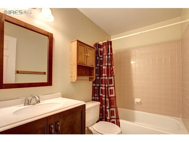 Building Photo - Inviting 2-Bedroom Condo Near Shopping & Dining | Available Early July