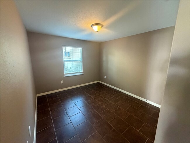 Building Photo - 1720 Roxella St