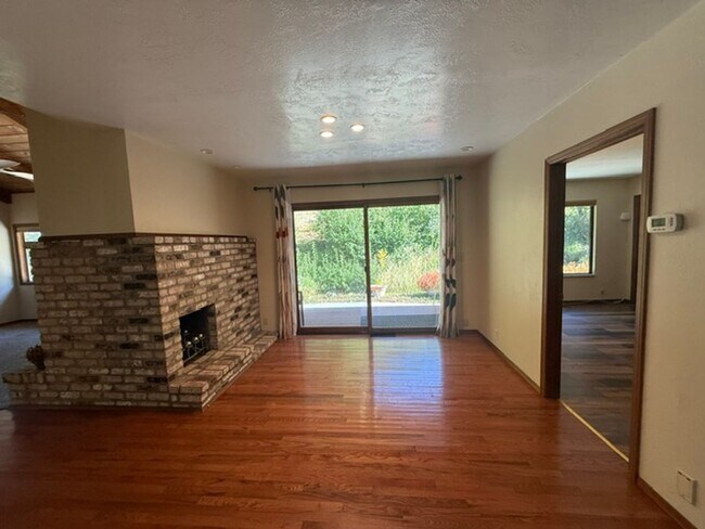 Building Photo - Showing Sunday, 8/2/2026 @ 4:30pm by Appt.  Welcome Home to Coleman Valley Rd Occidental