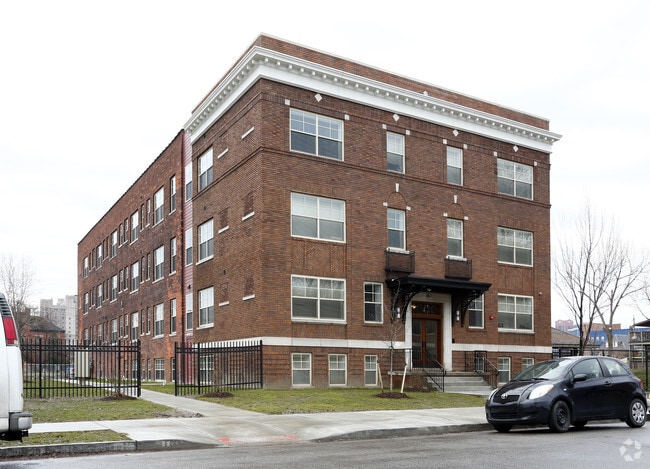 Primary Photo - Treymore Apartments