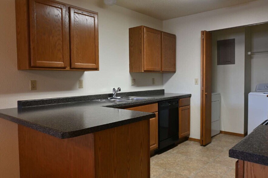 Building Photo - 1401 River View Ave