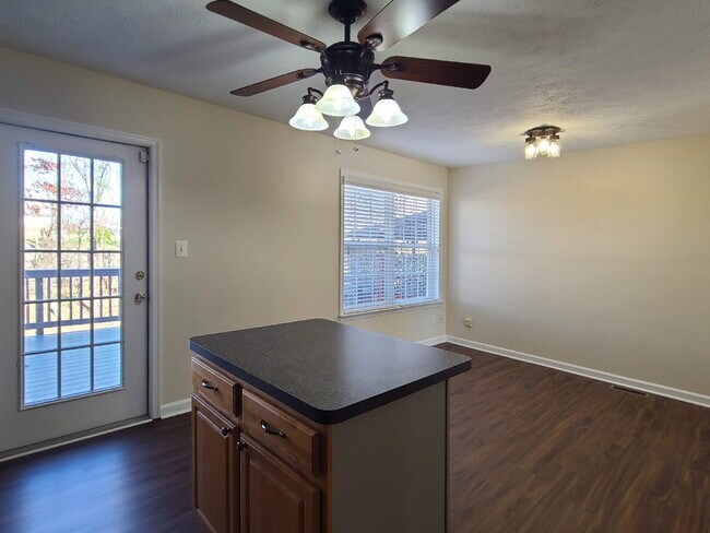Building Photo - Beautifully Updated 4 BR, 2.5 BA Townhome