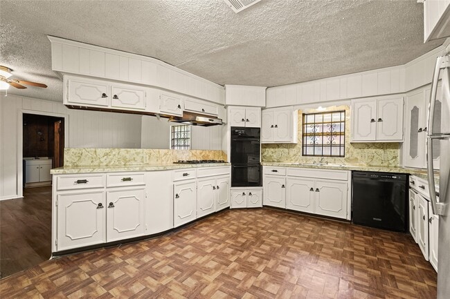 Building Photo - 2315 Leffingwell St