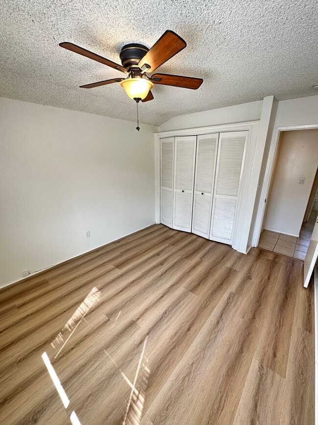 Building Photo - Beautiful House 3RB/1BA Single Family Home with 2 Car Garage & Large Fenced Backyard.