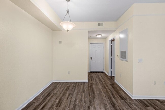 Building Photo - 2801 Chancellorsville Dr