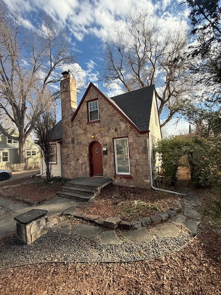 Building Photo - 917 W Magnolia St