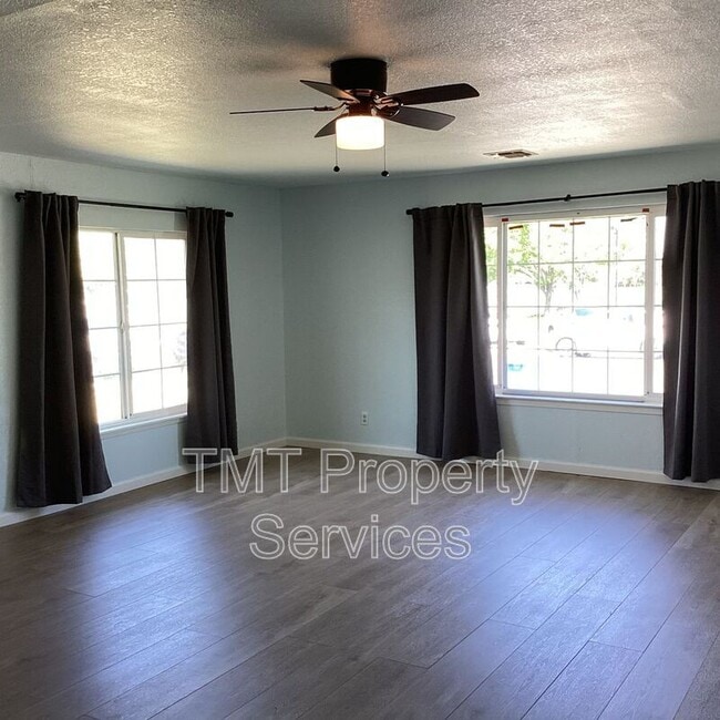 Building Photo - 8724 Halverson Dr