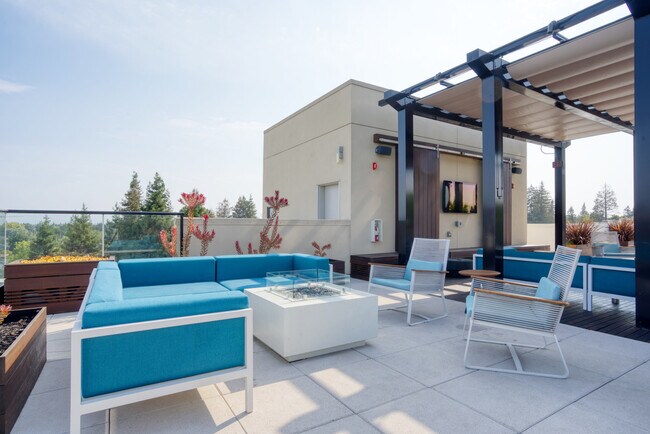 Building Photo - 1616 El Camino Real