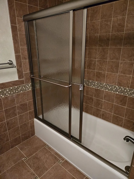 Second Bathroom - 322 Bubble Creek Ct