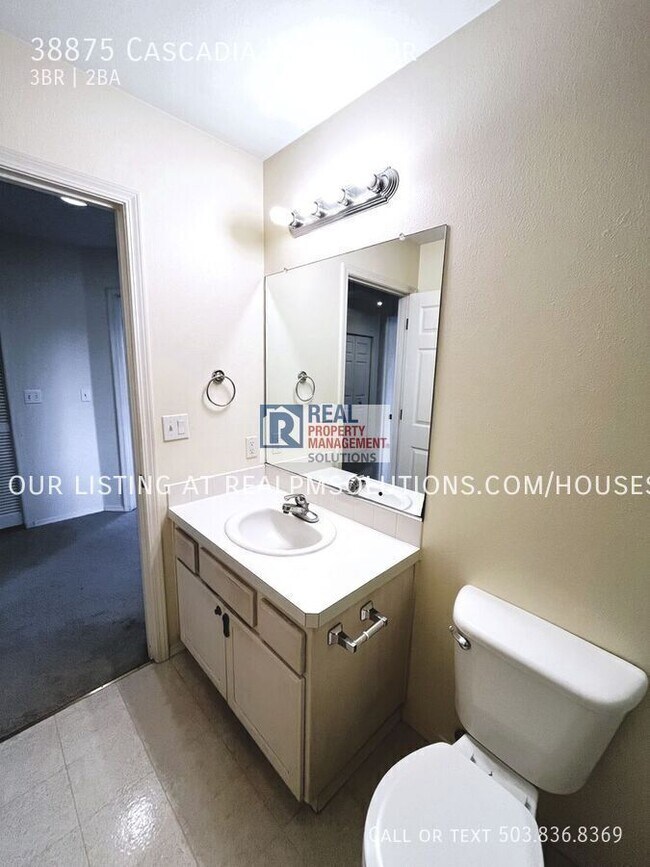 Building Photo - 38875 Cascadia Village Dr