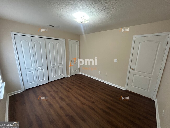 Building Photo - 125 Lakeview Trail