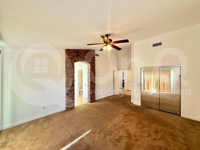 Building Photo - 1625 W Gunstock Loop