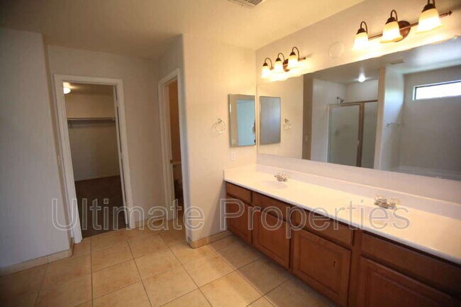 Building Photo - 2215 N 92nd Glen