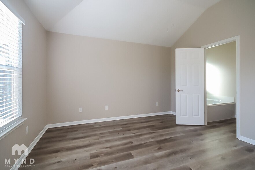 Building Photo - 8630 W Highlands Crossing