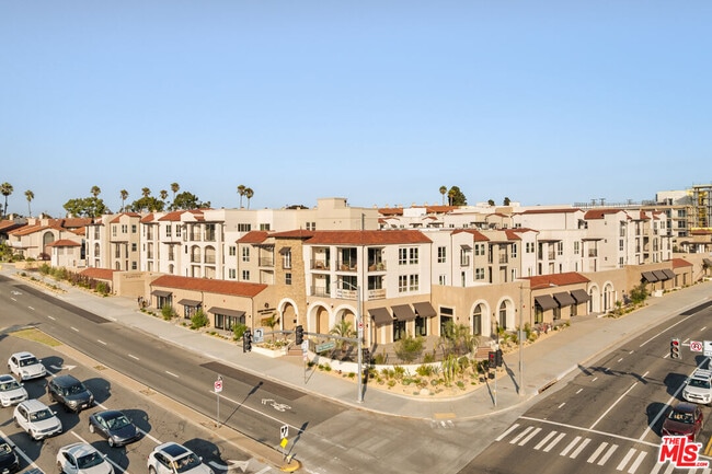 Building Photo - 1700 S Pacific Coast Hwy