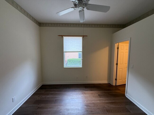 Building Photo - Luxurious 4 Bedroom 3 Bath Lakefront Pool Home W/3-Car Garage