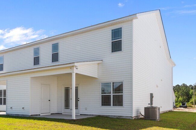 Building Photo - 4400 Laurel Rdg Dr