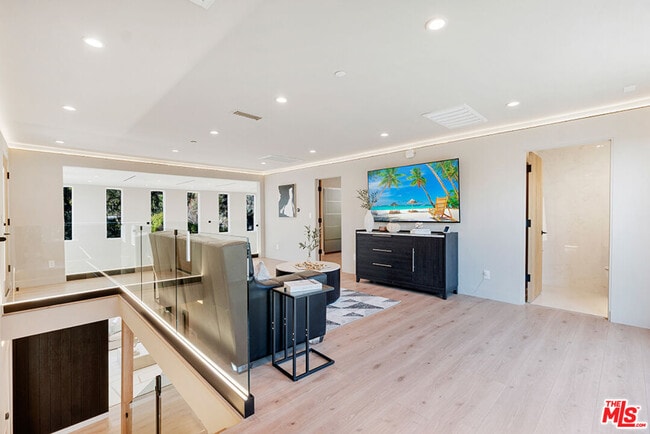 Building Photo - 7966 Mulholland Dr