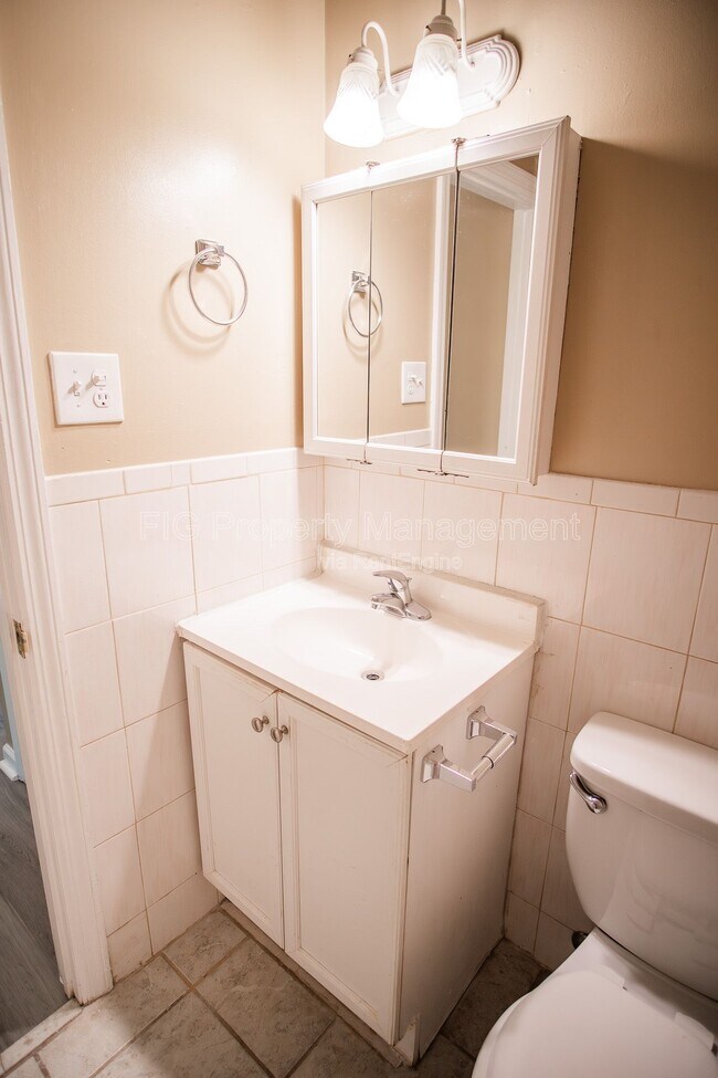 Building Photo - 113 Louella Dr