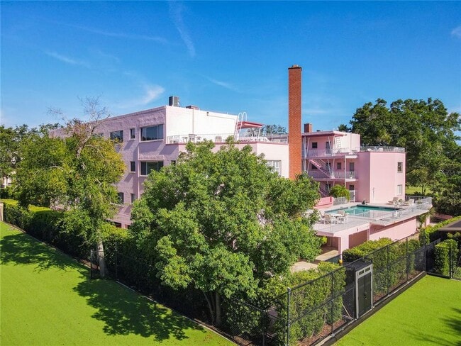 Building Photo - 640 N Park Ave