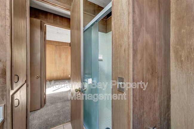 Building Photo - 635 Grace St