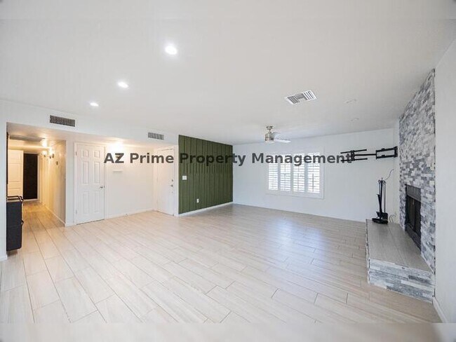 Building Photo - 17601 N 18th Dr