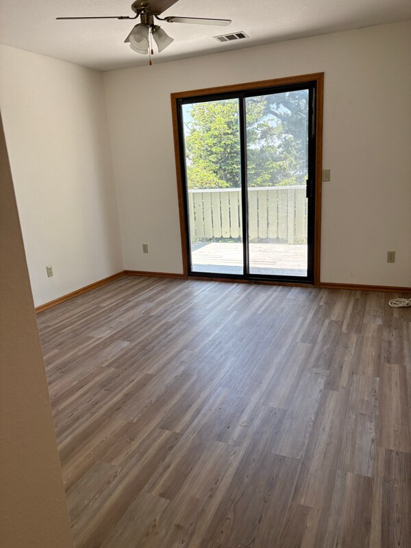 Building Photo - 24064 Grandview Dr