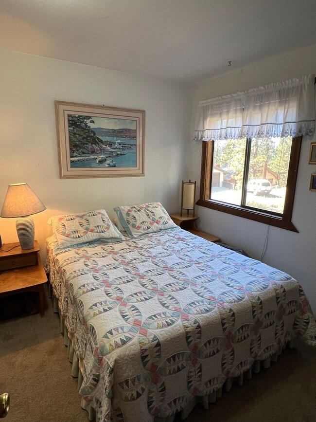 Building Photo - Winter Lease - Less than a mi to Diamond Peak (2 Bedroom plus Loft)